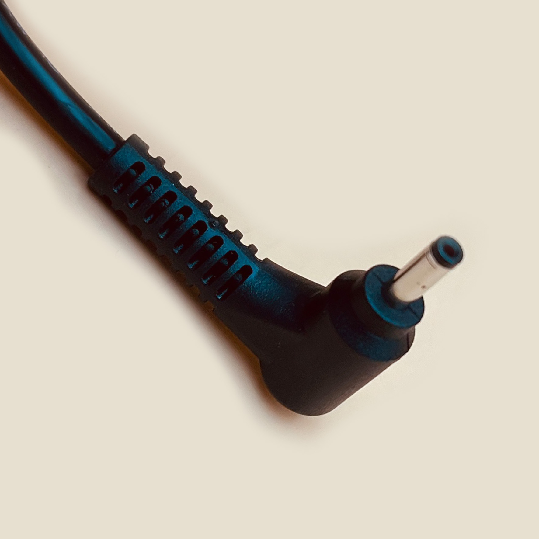 Cargador NTB 19.0V – 2.1A