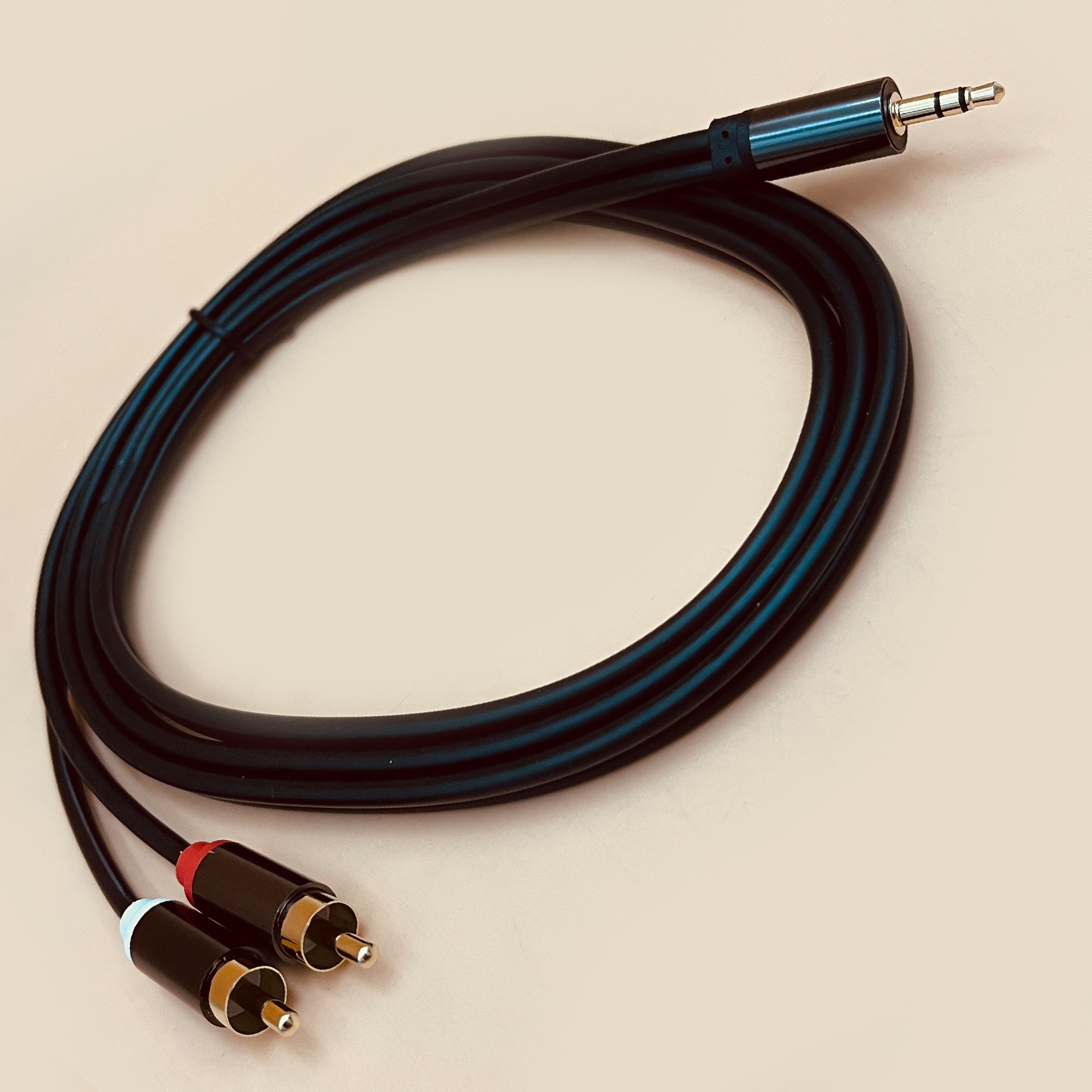 Cable 2RCA a Jack 3.5 / 1.5mts