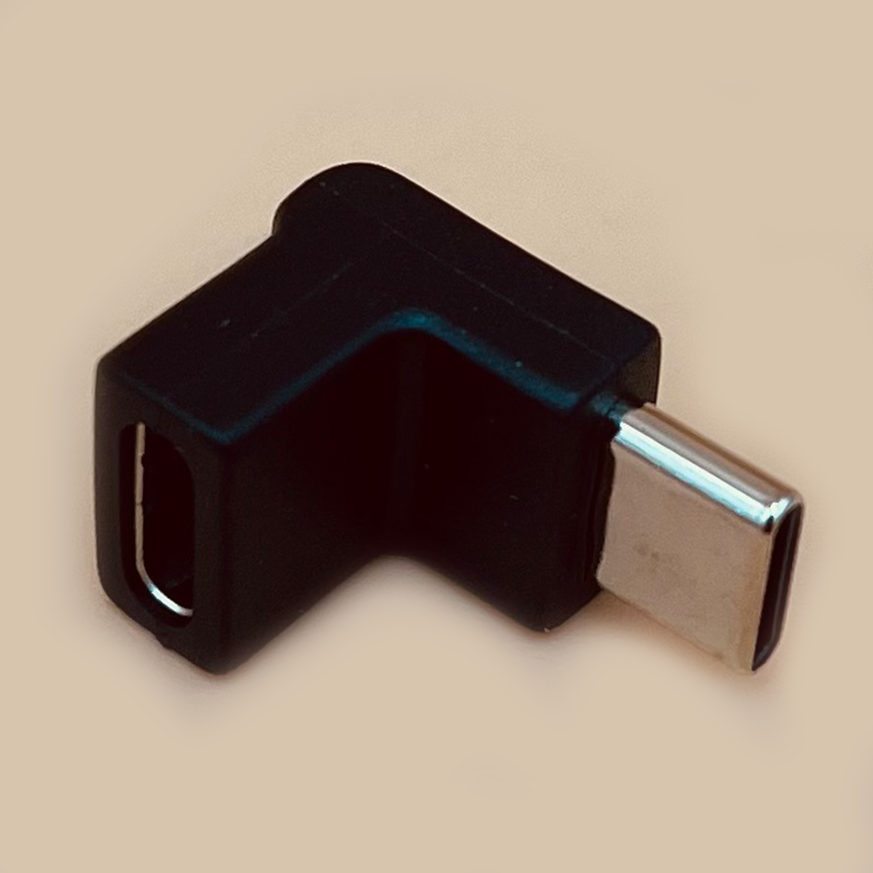 Adaptador TIPO C M-H 90º