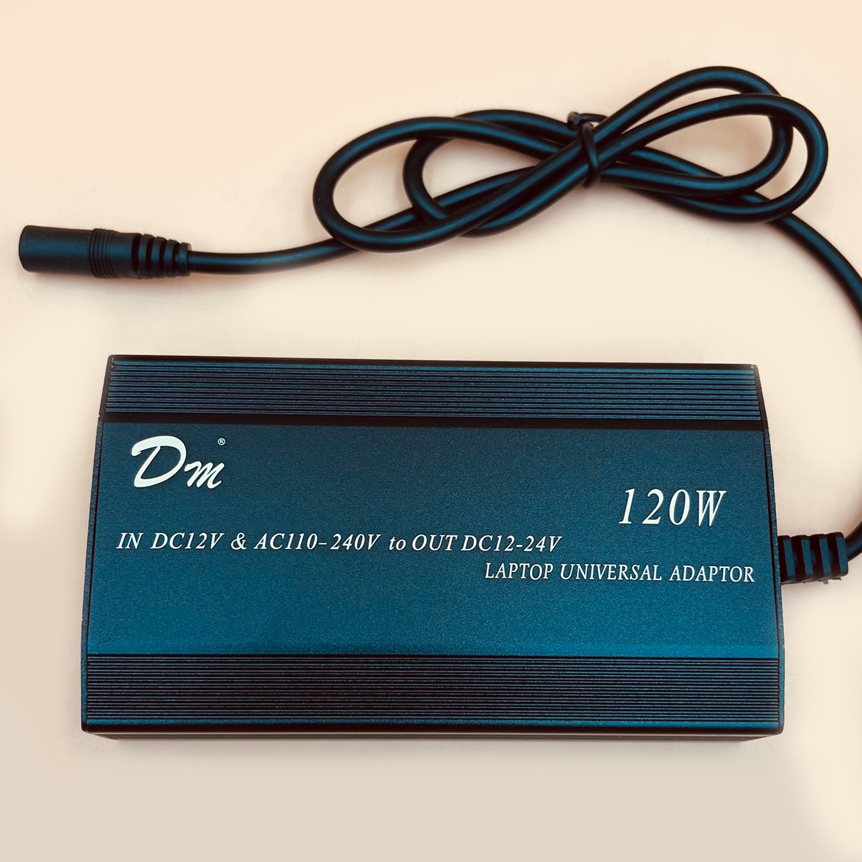 Adaptador Universal 220 y 12V - Imagen 5