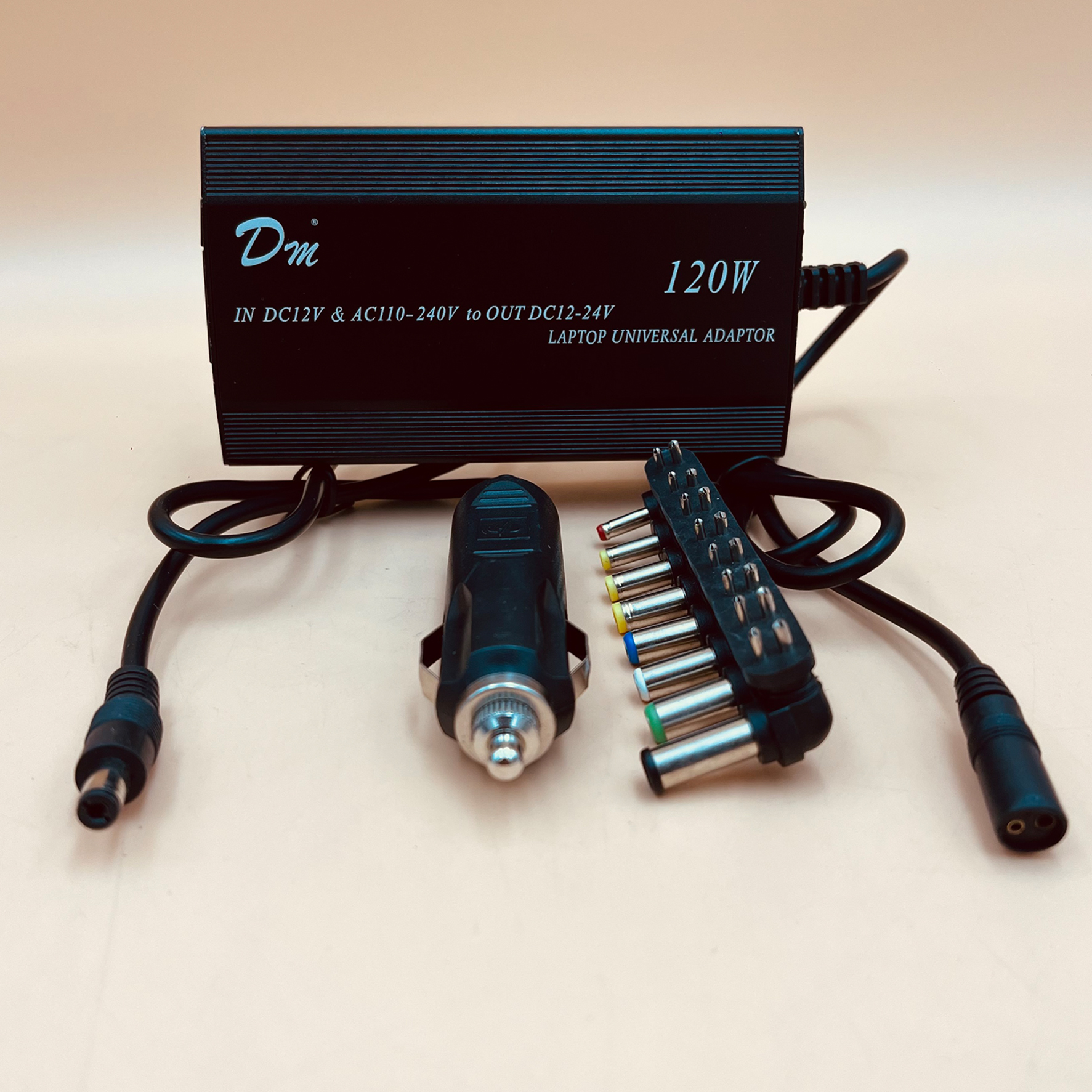 Adaptador Universal 220 y 12V - Imagen 2