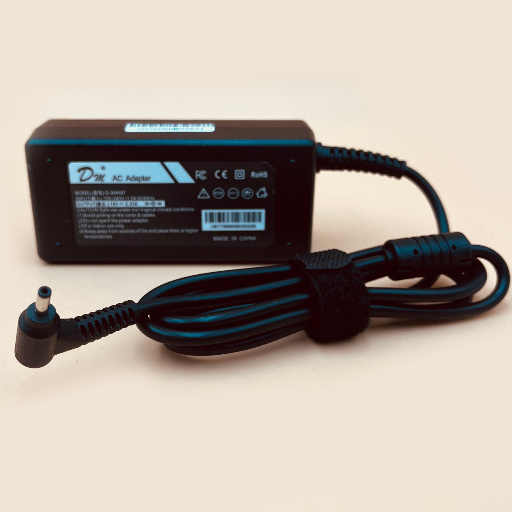 Cargador NTB 19.0V - 2.37A (3.0-1.1)